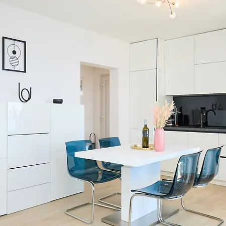 Apartment Iris Sea View - Free Beach Parking