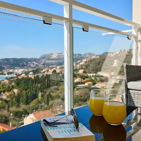 Iris Sea View - Free Beach Parking Mlini