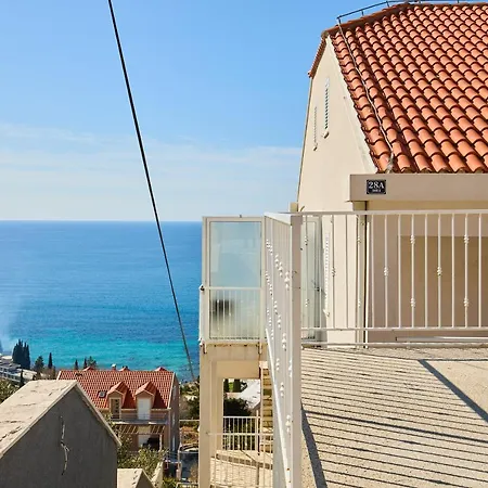Iris Sea View - Free Beach Parking Mlini