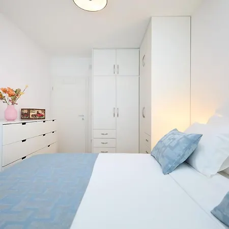 Iris Sea View - Free Beach Parking * Mlini