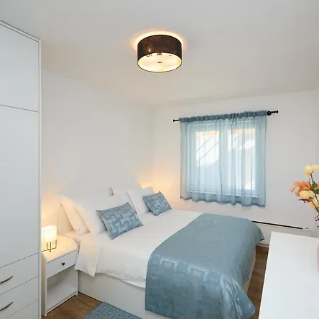 Iris Sea View - Free Beach Parking Mlini